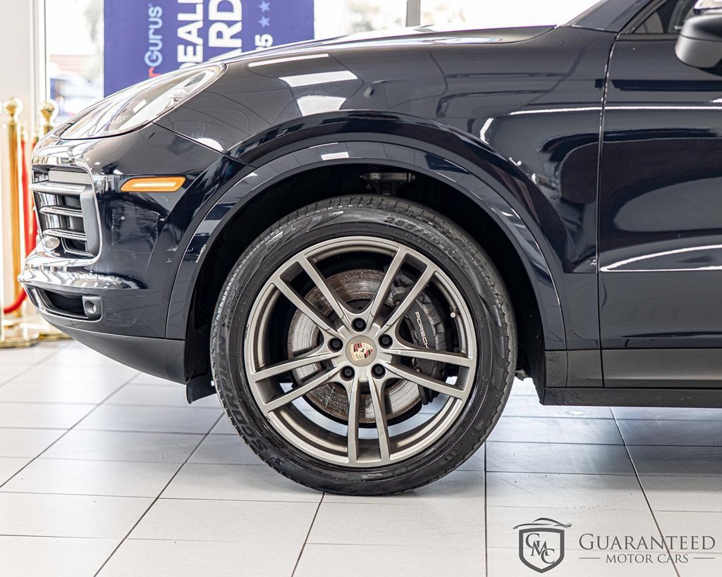 Used 2023 Porsche Cayenne w/ Premium Package AWD/4WD image 7