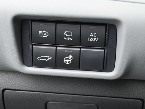 Certified 2025 Toyota Highlander Platinum AWD/4WD image 16