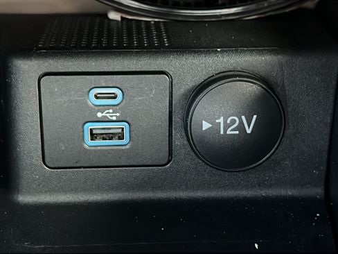 Used 2022 Ford Escape SE w/ Cold Weather Package FWD image 18