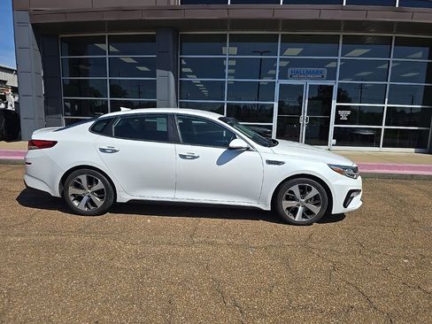 Used 2020 Kia Optima S FWD image 2