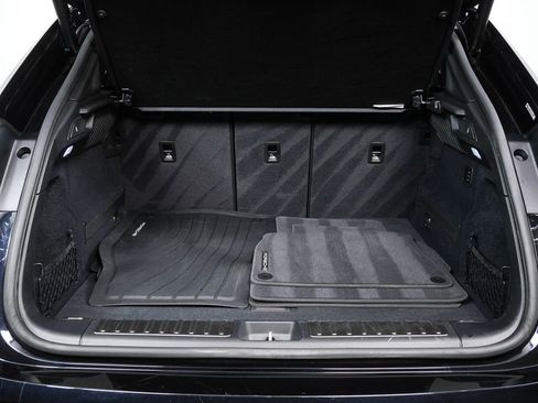 Certified 2025 Porsche Macan 4 Electric image 31