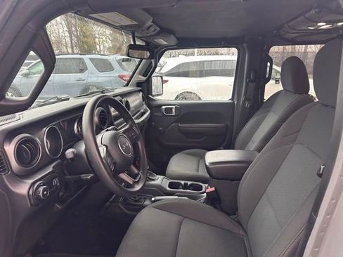Used 2023 Jeep Wrangler Willys image 5