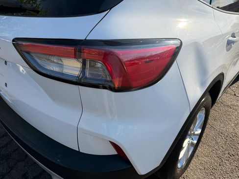 Used 2021 Ford Escape SE image 13