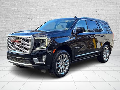 Used 2021 GMC Yukon Denali w/ Denali Ultimate Package image 3