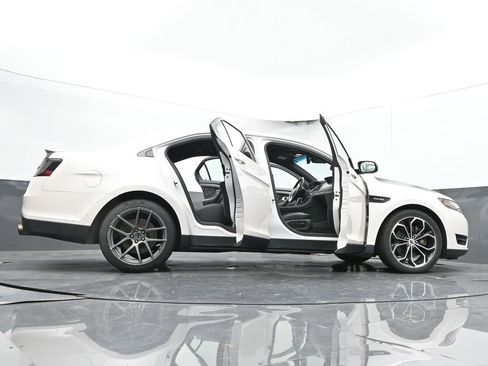 Used 2017 Ford Taurus SHO image 74
