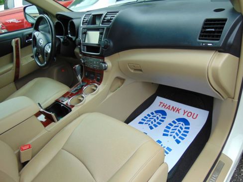 Used 2013 Toyota Highlander Limited FWD image 34