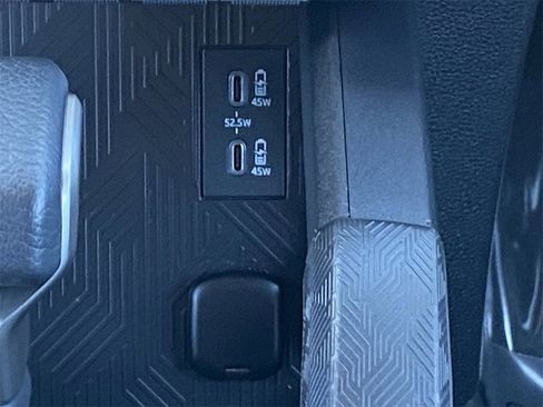 Used 2025 Toyota 4Runner Platinum image 30