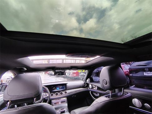 Used 2018 Mercedes-Benz E 43 AMG 4MATIC Sedan image 35