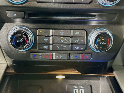 Used 2016 Ford F150 Lariat w/ Equipment Group 502A Luxury image 16