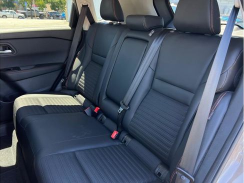 Used 2025 Nissan Rogue SV AWD/4WD image 9