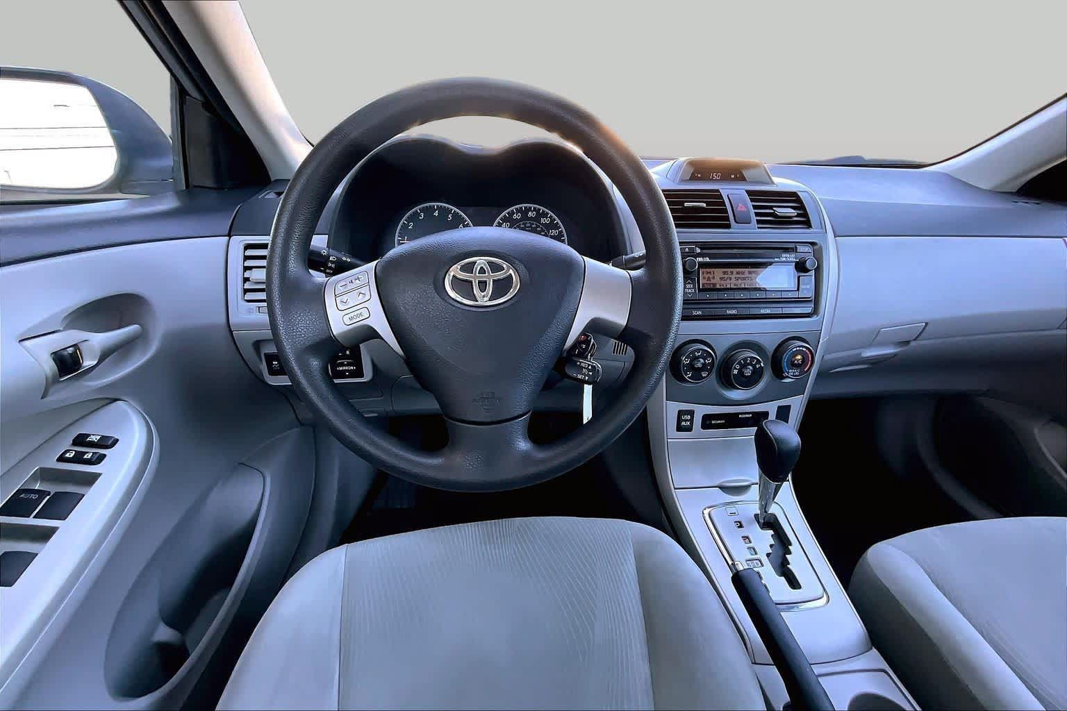 Used 2012 Toyota Corolla LE FWD image 6