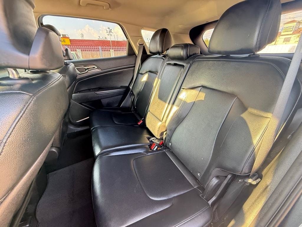 Used 2023 Kia Sportage EX FWD image 16