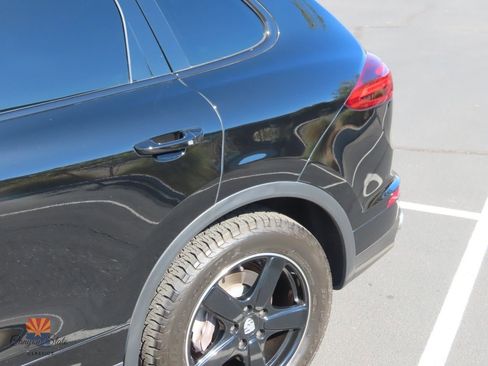 Used 2015 Porsche Cayenne Diesel image 16