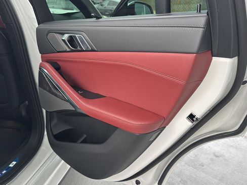 New 2026 BMW X6 xDrive40i image 13