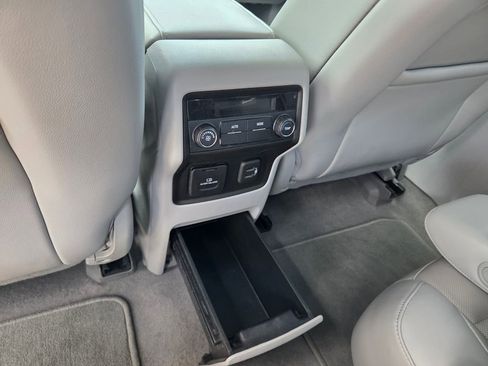 Certified 2019 GMC Acadia SLT FWD image 8