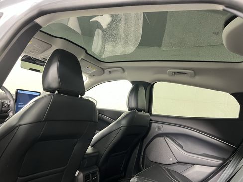 Used 2022 Ford Mustang Mach-E Premium image 16