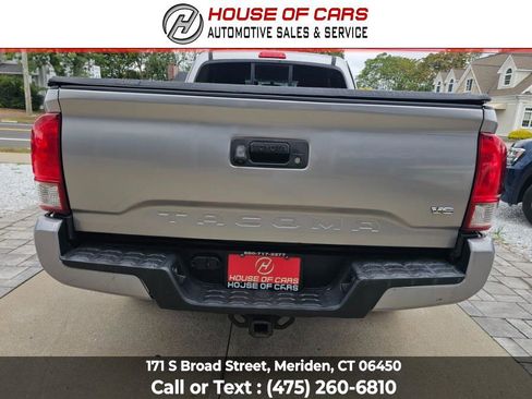 Used 2017 Toyota Tacoma TRD Sport image 15