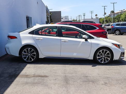 Used 2020 Toyota Corolla SE w/ SE Premium Package FWD image 5