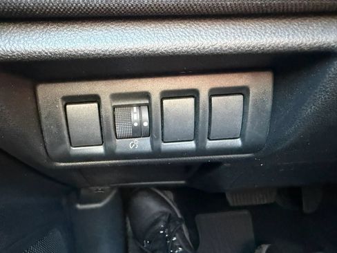Used 2024 Subaru Outback Premium AWD/4WD image 17