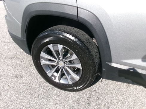Used 2026 Chevrolet Equinox LT FWD image 10
