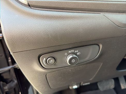 Used 2025 Buick Encore GX Preferred AWD/4WD image 22