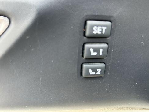 Used 2021 Subaru Ascent Limited w/ Technology Package AWD/4WD image 19