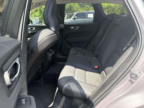 Certified 2026 Volvo XC60 B5 Plus AWD/4WD image 32