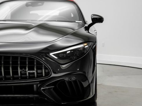 Used 2023 Mercedes-Benz SL 63 AMG 4MATIC w/ Driver Assistance Package image 39