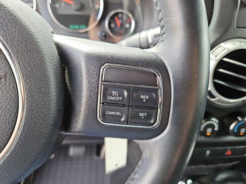 Used 2018 Jeep Wrangler Unlimited Sahara w/ Connectivity Group image 17
