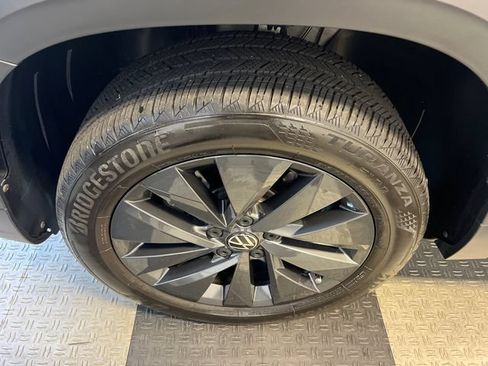 Certified 2024 Volkswagen Taos S FWD image 8