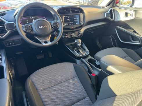 Certified 2025 Kia Soul LX image 13