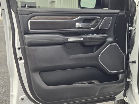 Used 2019 RAM 1500 Laramie RWD image 18