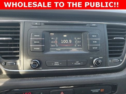 Used 2016 Kia Sedona L image 14