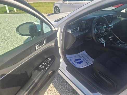 Used 2022 Kia K5 LXS AWD/4WD image 5