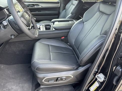 New 2026 Jeep Grand Wagoneer L Limited AWD/4WD image 9