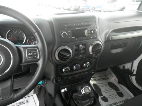 Used 2017 Jeep Wrangler Unlimited Sport w/ Quick Order Package 23S image 18