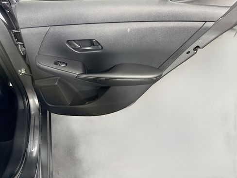 Used 2024 Nissan Sentra SV FWD image 28