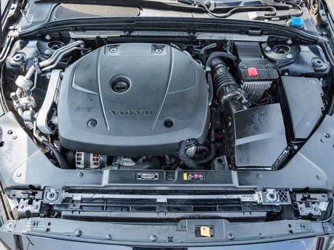 Used 2020 Volvo S60 T6 Momentum image 19