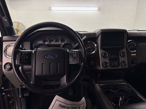 Used 2016 Ford F250 Lariat w/ Lariat Interior Package image 7