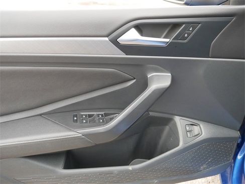 Certified 2024 Volkswagen Jetta SE image 16