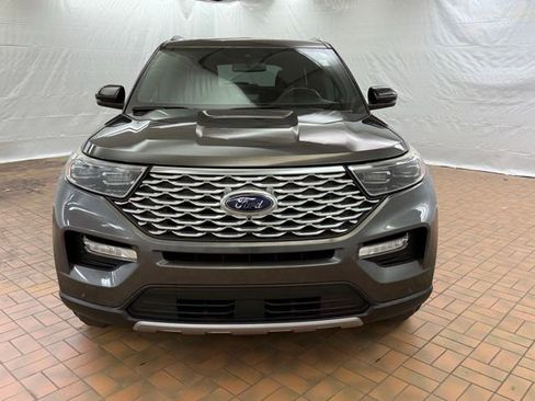 Certified 2020 Ford Explorer Platinum w/ Premium Technology Package image 2