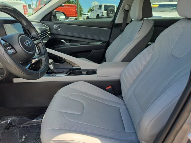 Used 2023 Hyundai Elantra Limited FWD image 15