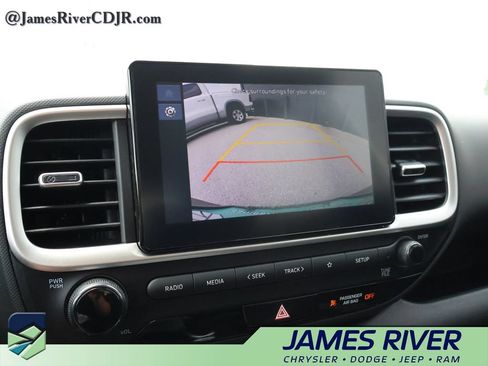 Used 2025 Hyundai Venue SEL FWD image 36