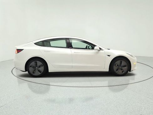 Used 2020 Tesla Model 3 Standard Range Plus RWD image 4