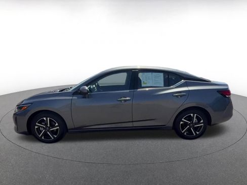 Used 2025 Nissan Sentra SV FWD image 9