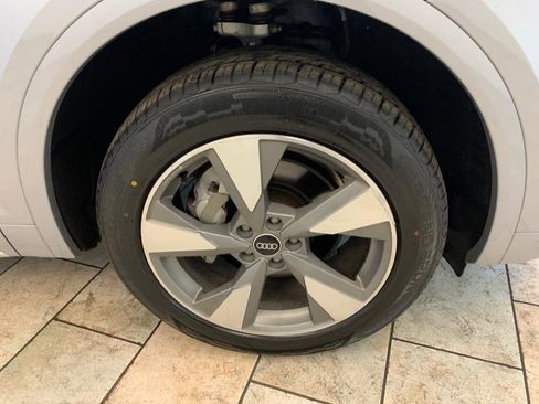 Used 2023 Audi Q5 2.0T Premium Plus AWD/4WD image 24