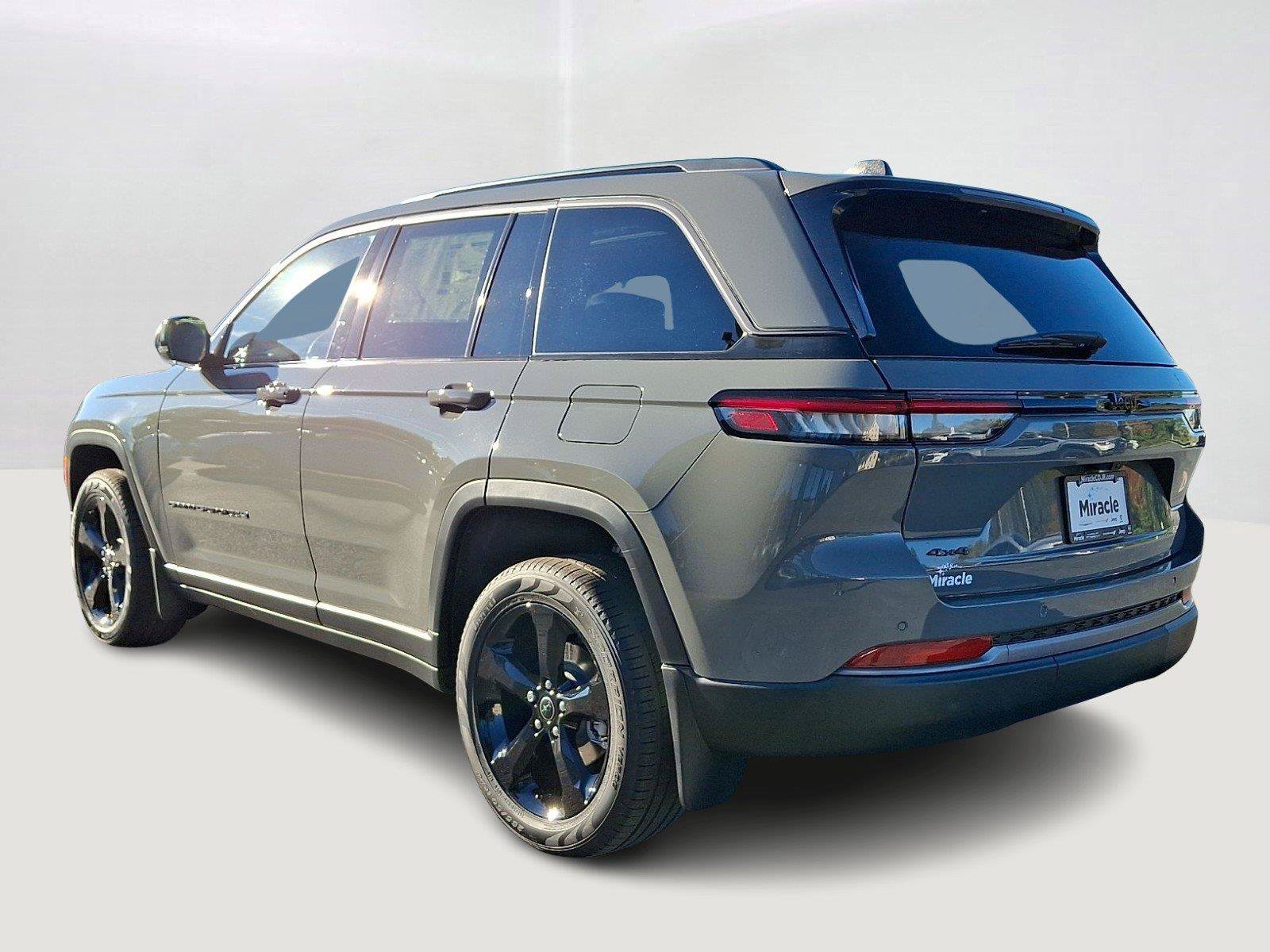 New 2027 Jeep Grand Cherokee Limited AWD/4WD image 4