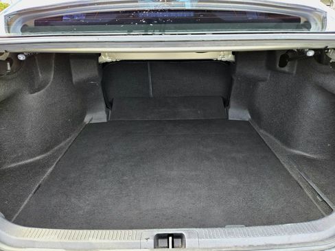 Used 2021 Toyota Camry SE image 18