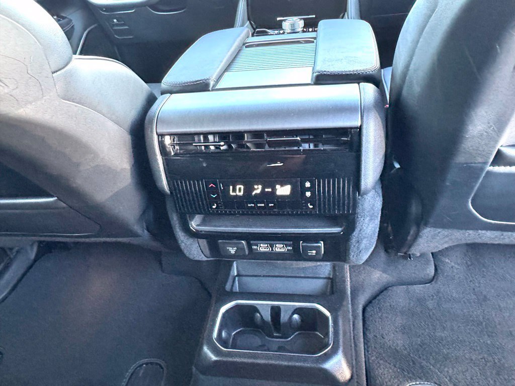 Used 2025 Jeep Wagoneer Series II AWD/4WD image 28