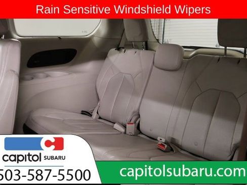 Used 2020 Chrysler Pacifica Touring-L w/ Tire & Wheel Group image 29